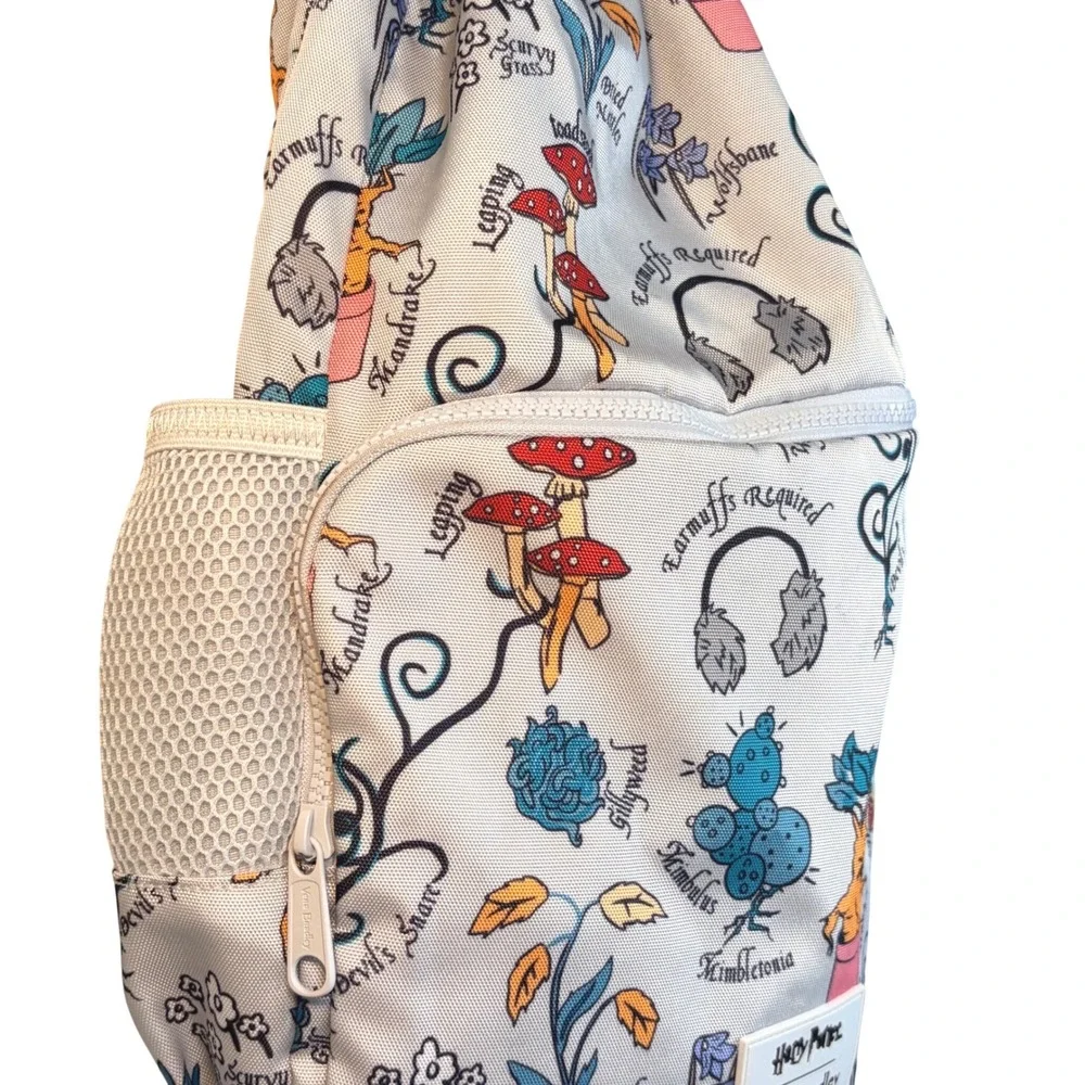 Vera Bradley Harry Potter Herbology 2020 White Drawstring Backpack